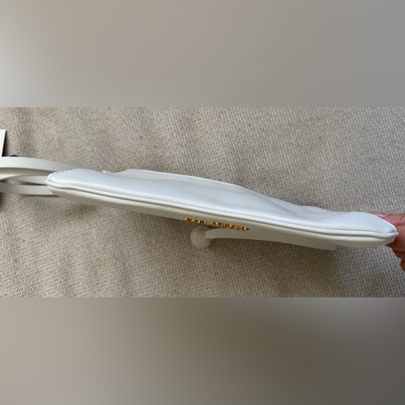 Jacquemus The Bisous Perle Shoulder Bag White - Picture 8 of 11